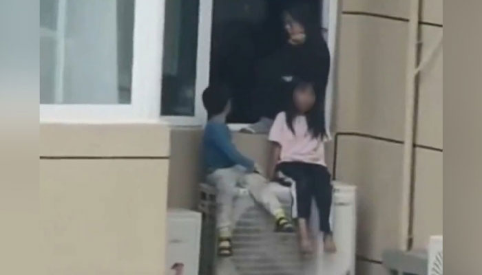 “Insane And Horrible!”: Mom Forces Kids To Sit On 23rd-Floor AC Unit During Fight With Husband “Insane And Horrible!”: Mom Forces Kids To Sit On 23rd-Floor AC Unit During Fight With Husband