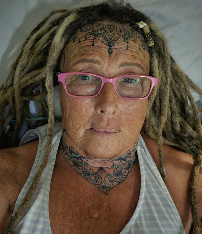 “Ridiculous”: 63-Year-Old Woman “Humiliated” After She’s Kicked Out Of Bar Over Her Face Tattoos “Ridiculous”: 63-Year-Old Woman “Humiliated” After She’s Kicked Out Of Bar Over Her Face Tattoos