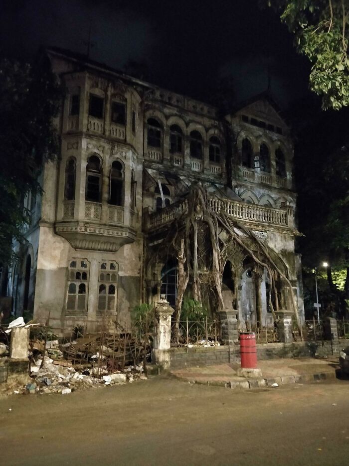 30 Buildings That Have Such An Evil Aura That They Could Be Supervillain Headquarters (New Pics) 30 Buildings That Have Such An Evil Aura That They Could Be Supervillain Headquarters (New Pics)