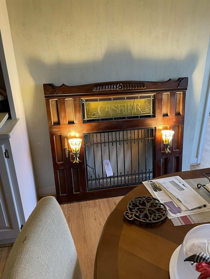 50 Times People Found The Funniest And Weirdest Things While Shopping Secondhand 50 Times People Found The Funniest And Weirdest Things While Shopping Secondhand