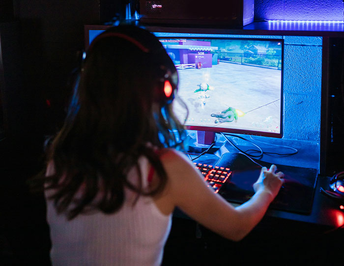 “The Consequences Only Really Became Clear Today”: Woman Lets Her GF Use Her PC, Regrets It “The Consequences Only Really Became Clear Today”: Woman Lets Her GF Use Her PC, Regrets It