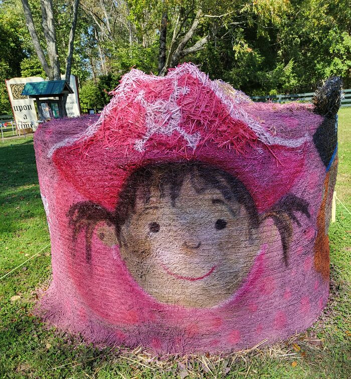 My Halloween Hay Bale Art To Brighten Your Day (12 New Pics) My Halloween Hay Bale Art To Brighten Your Day (12 New Pics)