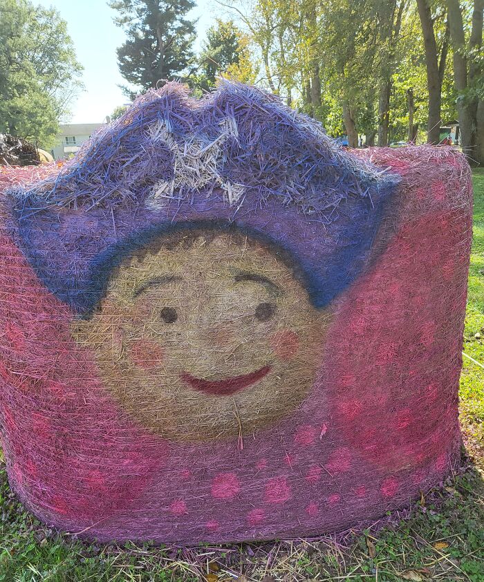 My Halloween Hay Bale Art To Brighten Your Day (12 New Pics) My Halloween Hay Bale Art To Brighten Your Day (12 New Pics)