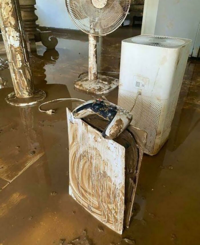 If You Think You&rsquo;re Having A Terrible Day, These People Beg To Differ (New Pics)