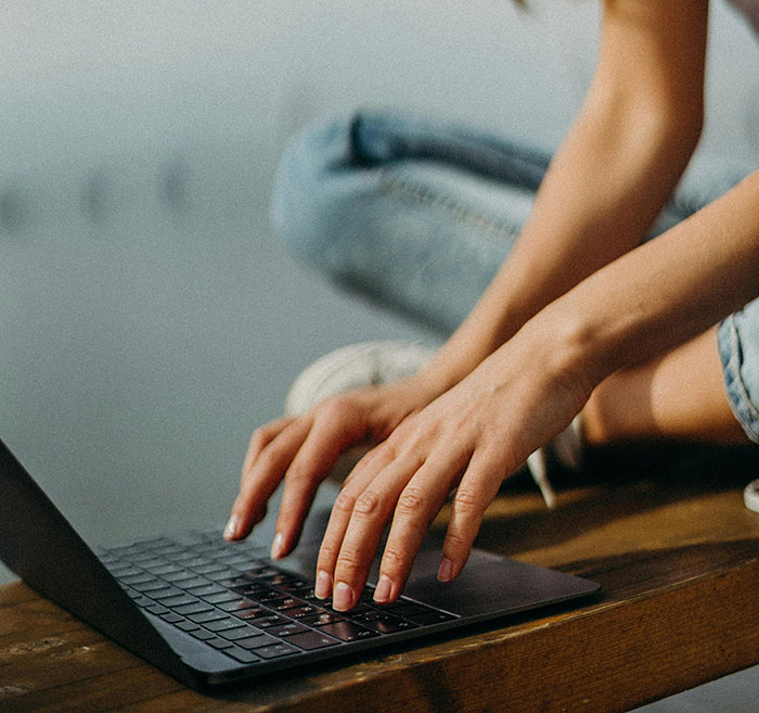 “Biggest Cheater Ever”: 30 Honest Age Gap Relationship Stories Shared By People Online “Biggest Cheater Ever”: 30 Honest Age Gap Relationship Stories Shared By People Online