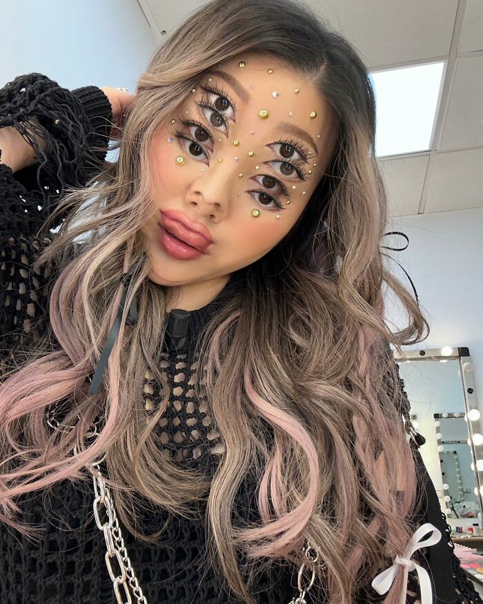 29 Incredible Makeup Illusions By This Artist That Might Make You Question Reality (New Pics) 29 Incredible Makeup Illusions By This Artist That Might Make You Question Reality (New Pics)