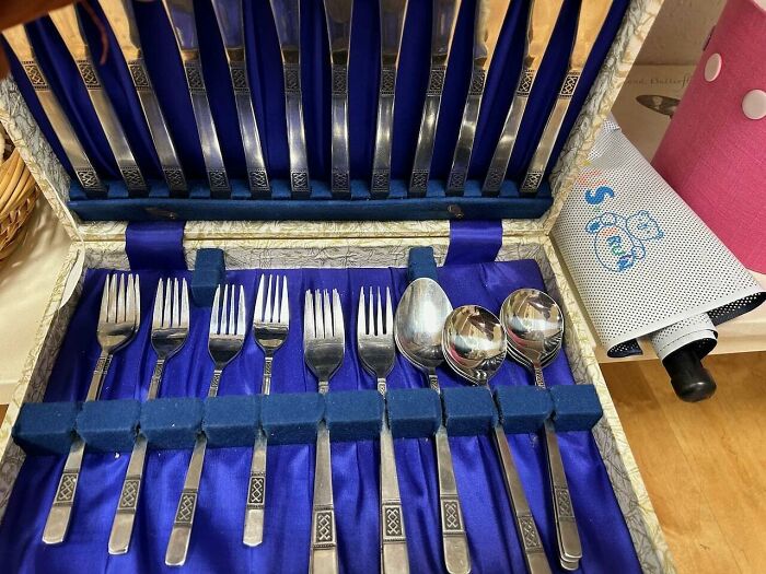 &ldquo;A Wedding Present In 1908&rdquo;: 30 Folks Who Still Use The Same Appliance Years Later