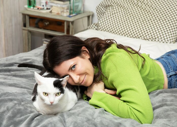 33 Women And Their Cats Breaking The ‘Crazy Cat Lady’ Stereotype Through BriAnne Wills’s Project (New Pics) 33 Women And Their Cats Breaking The ‘Crazy Cat Lady’ Stereotype Through BriAnne Wills’s Project (New Pics)