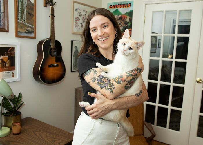 33 Women And Their Cats Breaking The ‘Crazy Cat Lady’ Stereotype Through BriAnne Wills’s Project (New Pics) 33 Women And Their Cats Breaking The ‘Crazy Cat Lady’ Stereotype Through BriAnne Wills’s Project (New Pics)