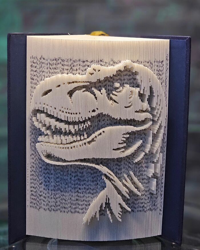 This Artist Upcycles Old Books Into Stunning Sculptures (45 Pics)