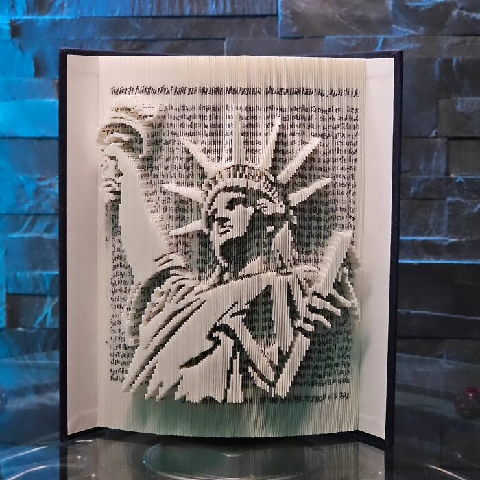 This Artist Upcycles Old Books Into Stunning Sculptures (45 Pics)