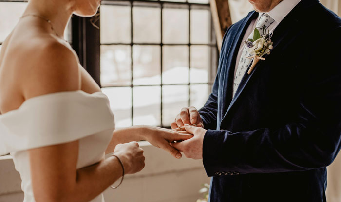 “How I Could Say That”: Mom Wants Son To Change His Wedding Date, Gets A Reality Check “How I Could Say That”: Mom Wants Son To Change His Wedding Date, Gets A Reality Check