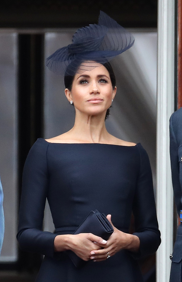 “Difficult” Meghan Markle Allegedly Given Harsh Nickname By Palace Staff Sick Of Her Demands “Difficult” Meghan Markle Allegedly Given Harsh Nickname By Palace Staff Sick Of Her Demands