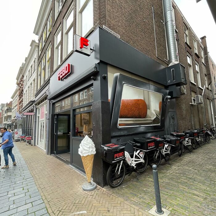 Dutch Artist Created 30 Jaw-Dropping Murals On Building Walls Dutch Artist Created 30 Jaw-Dropping Murals On Building Walls