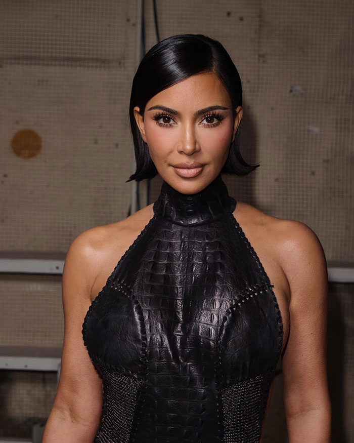 Fans Praise “Classy” Kim Kardashian For Showing Bianca Censori How To Dress After Grammys Scandal Fans Praise “Classy” Kim Kardashian For Showing Bianca Censori How To Dress After Grammys Scandal
