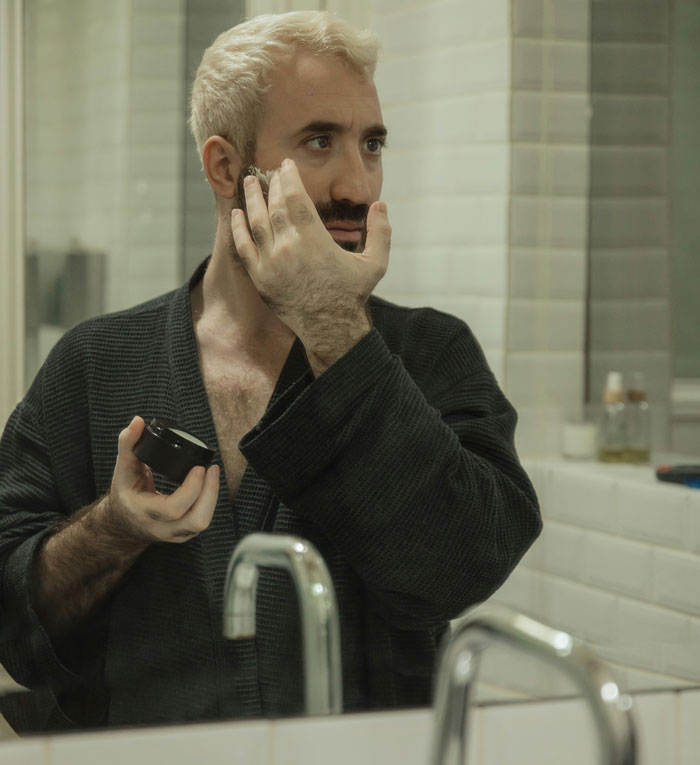 Extreme New Trend In Masculinity Has People Gasping In Disbelief: “Embarrassing Beyond Words” Extreme New Trend In Masculinity Has People Gasping In Disbelief: “Embarrassing Beyond Words”