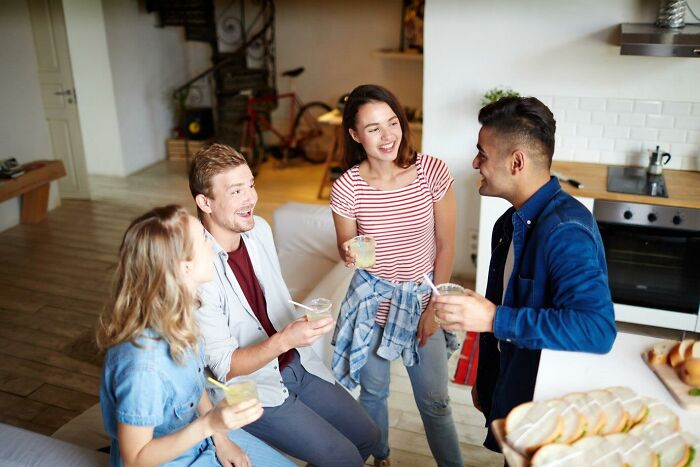 30 People Share Their Non-Negotiable Household Rules, And Some Are Downright Bizarre 30 People Share Their Non-Negotiable Household Rules, And Some Are Downright Bizarre