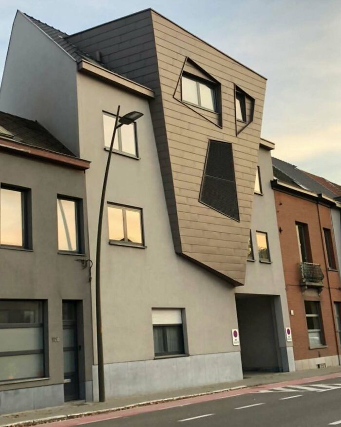 50 Hilariously Bad Houses, As Spotted By This Belgian Guy (Best Of All Time) 50 Hilariously Bad Houses, As Spotted By This Belgian Guy (Best Of All Time)