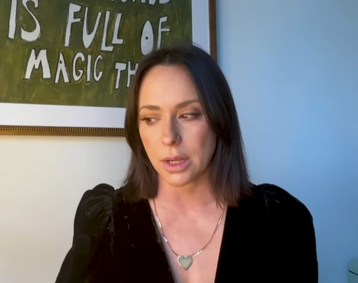 “Gross”: Jennifer Love Hewitt Breaks Silence On “Grown Men” Joking About Her Breasts At 16 “Gross”: Jennifer Love Hewitt Breaks Silence On “Grown Men” Joking About Her Breasts At 16