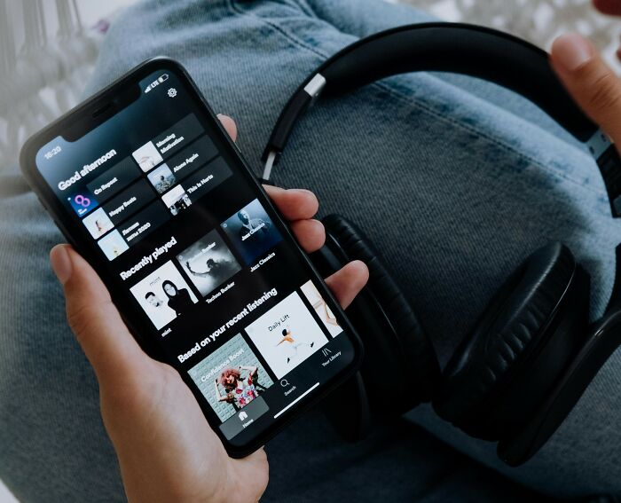 People Say They Would Rather Look Uncool Than Be A Part Of These 27 Excessive Trends People Say They Would Rather Look Uncool Than Be A Part Of These 27 Excessive Trends