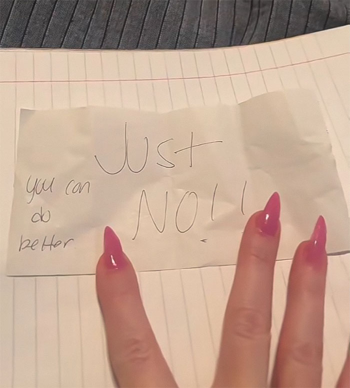“It Was A Warning”: Woman Receives Disturbing Note From A Stranger While On A Date “It Was A Warning”: Woman Receives Disturbing Note From A Stranger While On A Date