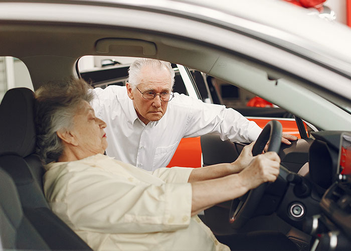 30 Examples Of “Teaching Your Grandparents To Use The Internet” From Previous Generations 30 Examples Of “Teaching Your Grandparents To Use The Internet” From Previous Generations