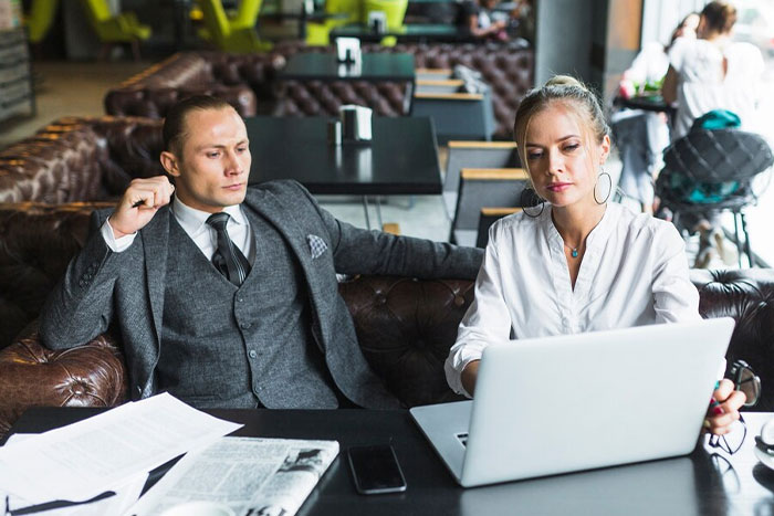 People Are Revealing Their Professions That Earn Them Over $10K A Month People Are Revealing Their Professions That Earn Them Over $10K A Month