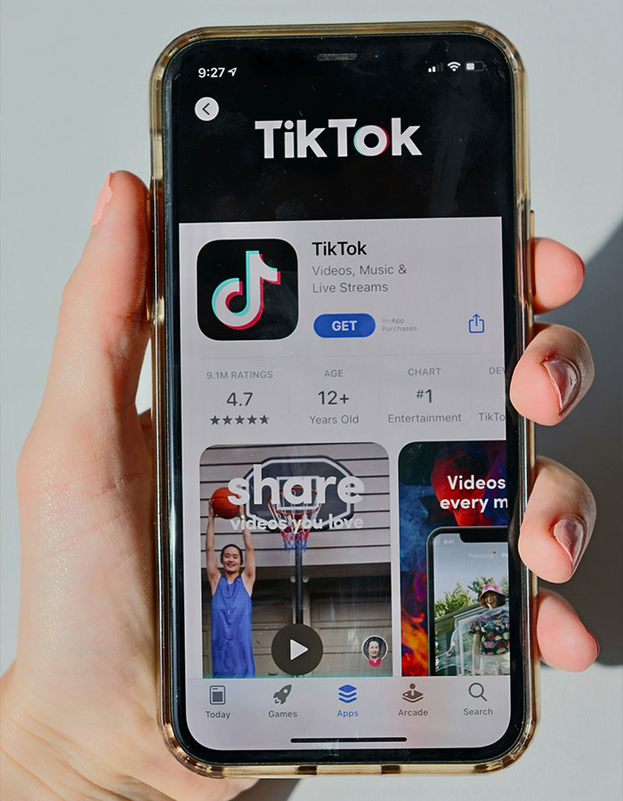 “Hasn’t Even Been A Day”: People In Disbelief As TikTok Is Back Online “Hasn’t Even Been A Day”: People In Disbelief As TikTok Is Back Online