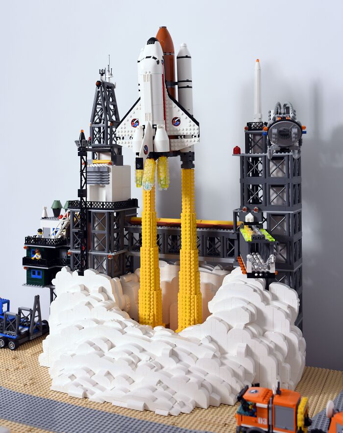 LEGO Creators Show Off Their Most Interesting Builds, Here Are The 50 Coolest Ones LEGO Creators Show Off Their Most Interesting Builds, Here Are The 50 Coolest Ones