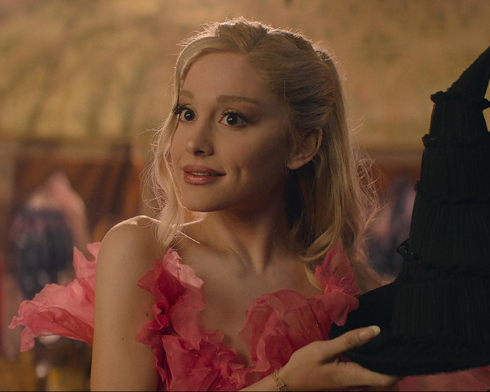 Ariana Grande Stuns Fans With Tattoos As She Debuts New Hair Transformation Ariana Grande Stuns Fans With Tattoos As She Debuts New Hair Transformation