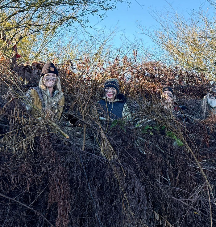 “Couldn’t Be Any Dumber”: Jillian Lauren, Wife Of Weezer Bassist Scott Shriner, Shot By LA Police “Couldn’t Be Any Dumber”: Jillian Lauren, Wife Of Weezer Bassist Scott Shriner, Shot By LA Police