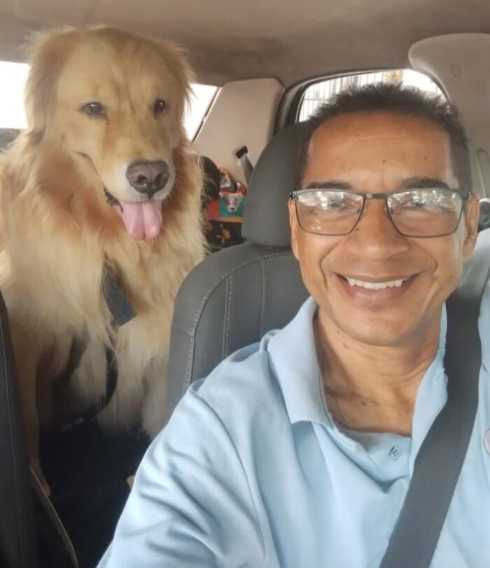 33 Times This “Pet Taxi” Driver Has Taken Cute Selfies With His Furry Customers (New Pics) 33 Times This “Pet Taxi” Driver Has Taken Cute Selfies With His Furry Customers (New Pics)