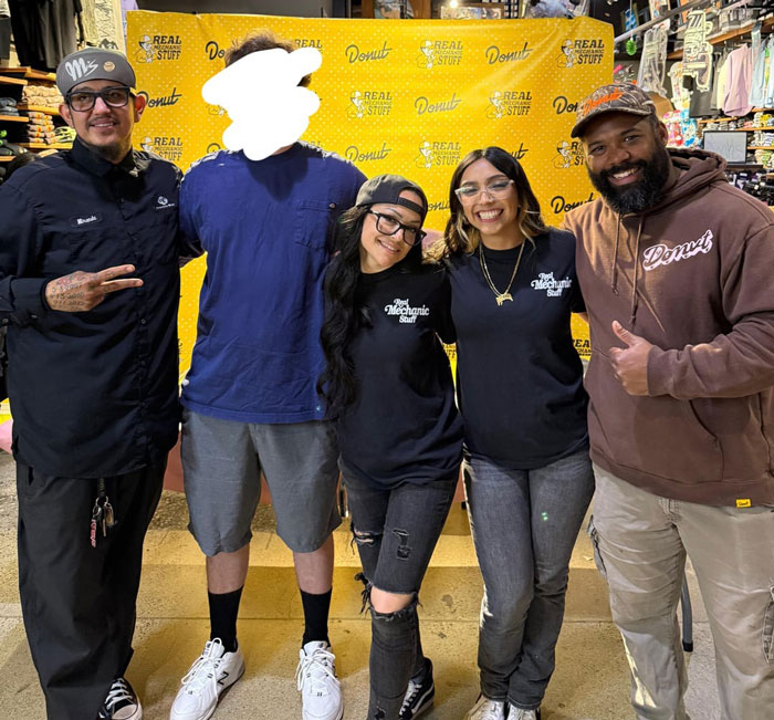 Guy Seeks Advice, “Am I Overreacting For Thinking This Is A Normal Group Photo Pose?” Guy Seeks Advice, “Am I Overreacting For Thinking This Is A Normal Group Photo Pose?”