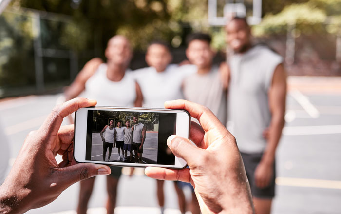 Guy Seeks Advice, “Am I Overreacting For Thinking This Is A Normal Group Photo Pose?” Guy Seeks Advice, “Am I Overreacting For Thinking This Is A Normal Group Photo Pose?”