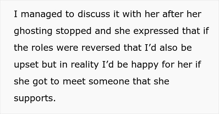 Guy Seeks Advice, “Am I Overreacting For Thinking This Is A Normal Group Photo Pose?” Guy Seeks Advice, “Am I Overreacting For Thinking This Is A Normal Group Photo Pose?”