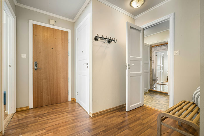 Guests Share What Dirty Spots In A Home They Notice The Most And Point Out These 41 Guests Share What Dirty Spots In A Home They Notice The Most And Point Out These 41