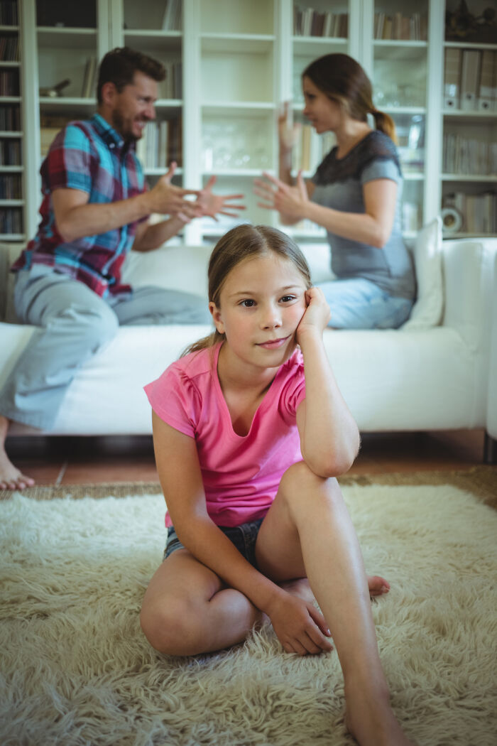 “My Sister Could Do No Wrong”: 30 Times Parents’ Favoritism Of One Child Came Back To Bite Them “My Sister Could Do No Wrong”: 30 Times Parents’ Favoritism Of One Child Came Back To Bite Them