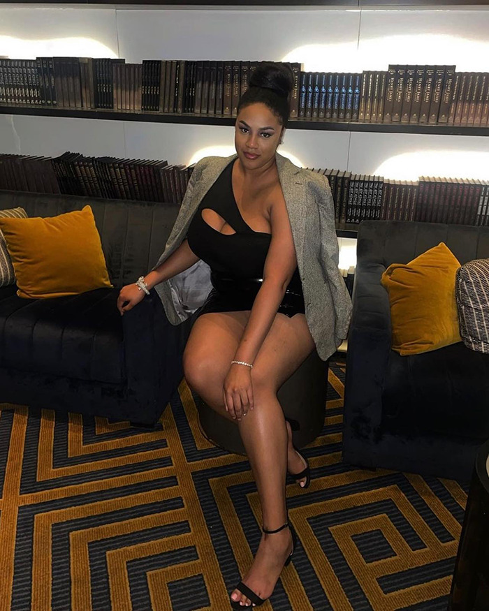 “Intrusive Thoughts Won”: Stranger Decides To Braid Woman’s Hair While She Slept On The Plane “Intrusive Thoughts Won”: Stranger Decides To Braid Woman’s Hair While She Slept On The Plane