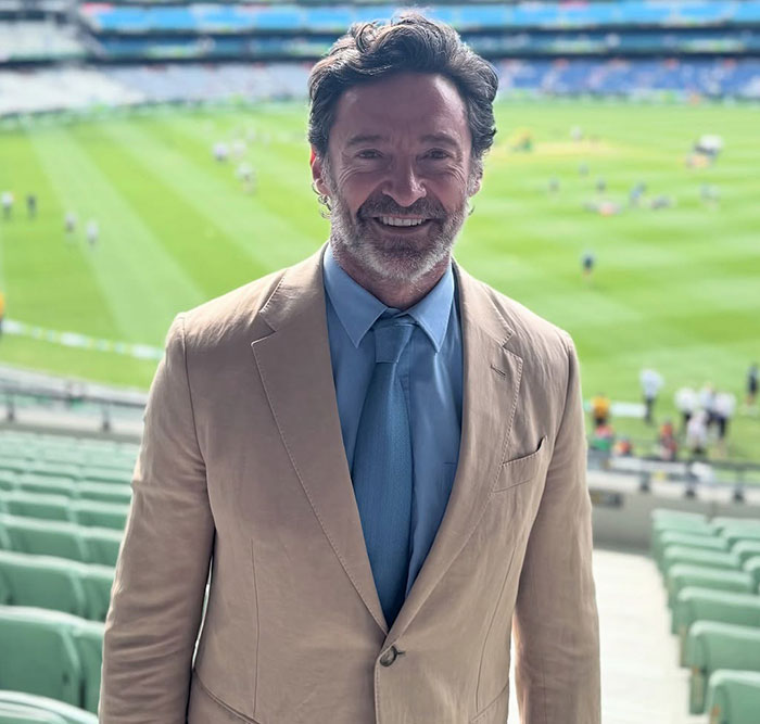 “70s Pawn Star”: Hugh Jackman Stuns With Drastic Facial Makeover, Gets Flirty Comment From Star “70s Pawn Star”: Hugh Jackman Stuns With Drastic Facial Makeover, Gets Flirty Comment From Star