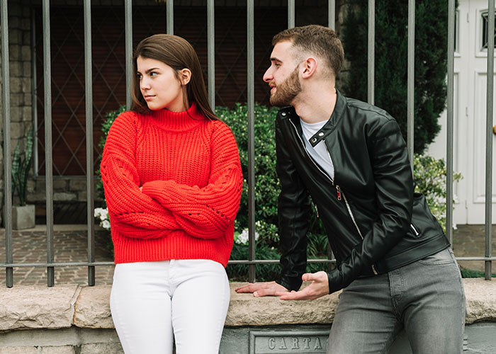 39 Red Flags That Some People Are Strangely Attracted To