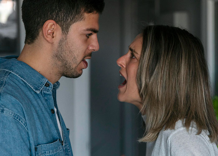 39 Red Flags That Some People Are Strangely Attracted To