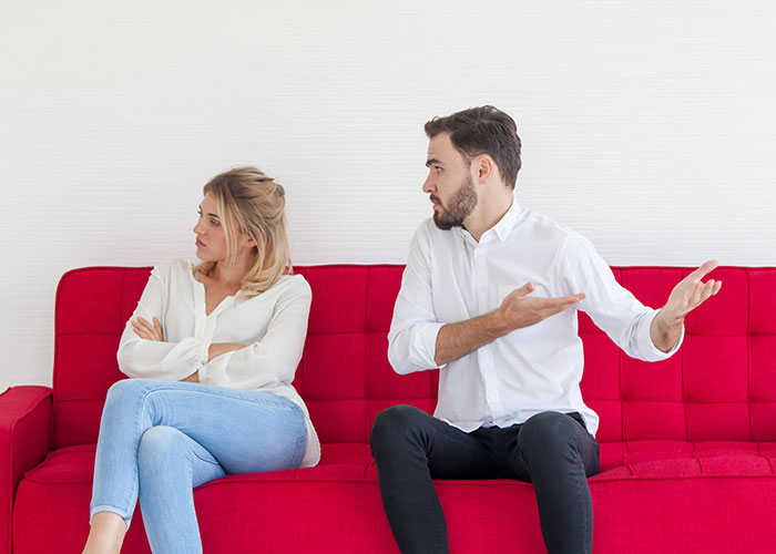 39 Red Flags That Some People Are Strangely Attracted To