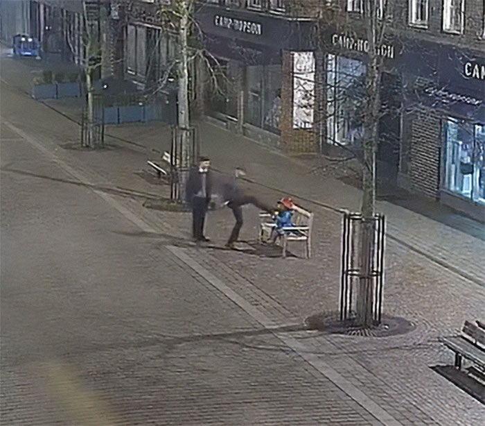 “Awful People”: Massive Support For Sentencing Of Military Men Who Cut Paddington Bear Statue “Awful People”: Massive Support For Sentencing Of Military Men Who Cut Paddington Bear Statue