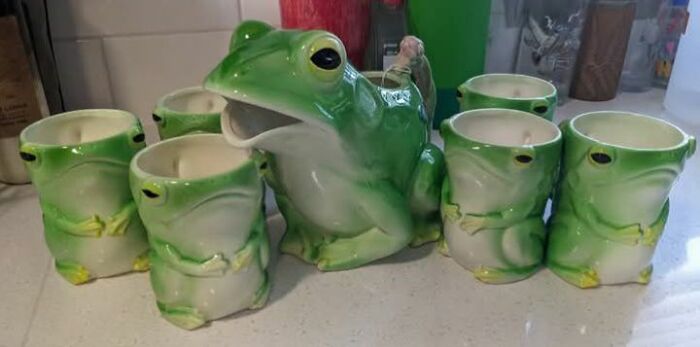 50 Haunted, Cursed, And Deeply Bizarre Things Found Secondhand (New Pics) 50 Haunted, Cursed, And Deeply Bizarre Things Found Secondhand (New Pics)