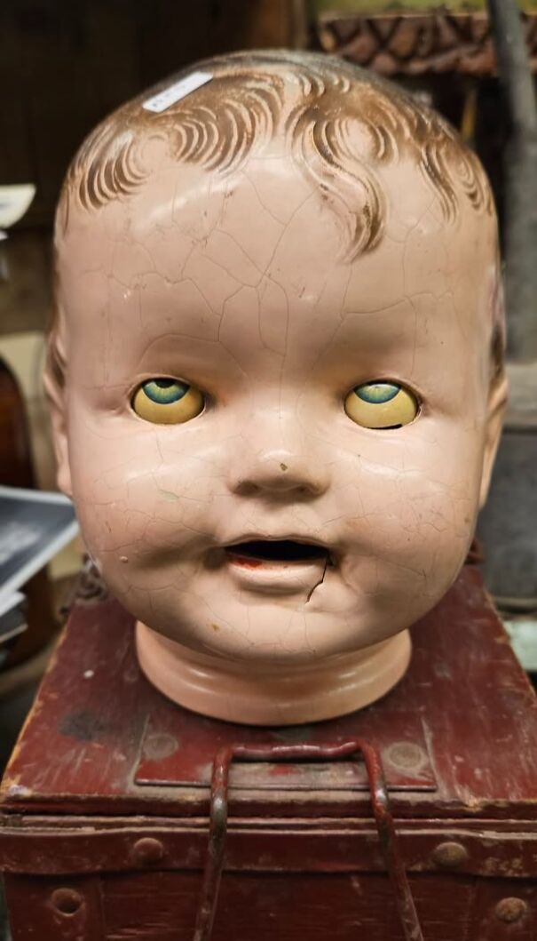 50 Haunted, Cursed, And Deeply Bizarre Things Found Secondhand (New Pics) 50 Haunted, Cursed, And Deeply Bizarre Things Found Secondhand (New Pics)