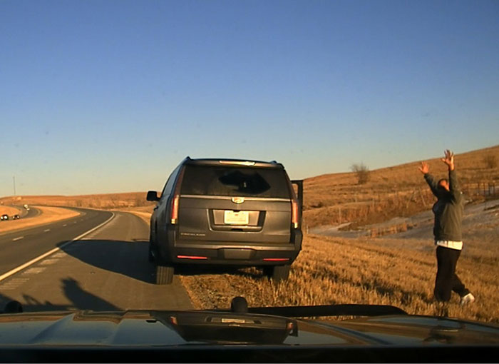 People Laud “Brave” Trooper Who Rescued Kidnapped Girl From Two Men While On Routine Traffic Stop People Laud “Brave” Trooper Who Rescued Kidnapped Girl From Two Men While On Routine Traffic Stop