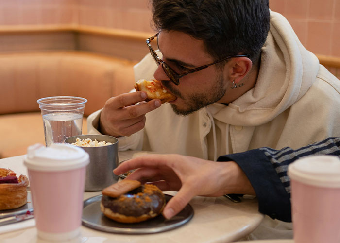 Guy Throws Tantrums In Restaurants Because He Misunderstands What He Orders, GF At Wit’s End Guy Throws Tantrums In Restaurants Because He Misunderstands What He Orders, GF At Wit’s End