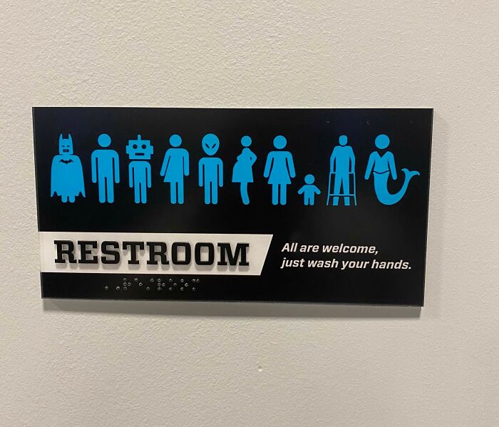 50 Awesome Times Strangers Had Each Other’s Backs (New Pics) 50 Awesome Times Strangers Had Each Other’s Backs (New Pics)