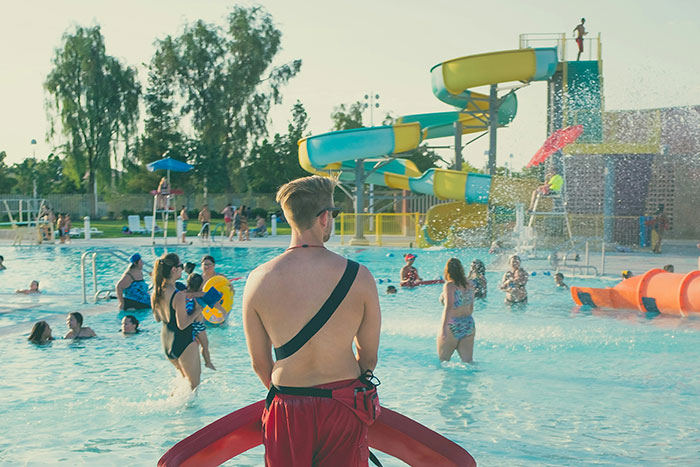 “Never Again”: 30 People That Are Only Alive Thanks To 1 Random Choice “Never Again”: 30 People That Are Only Alive Thanks To 1 Random Choice