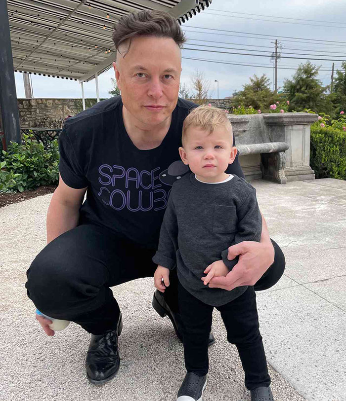 &ldquo;I Hope She Takes Him To Court&rdquo;: Internet Reacts To Grimes&rsquo; Latest Posts About Elon Musk